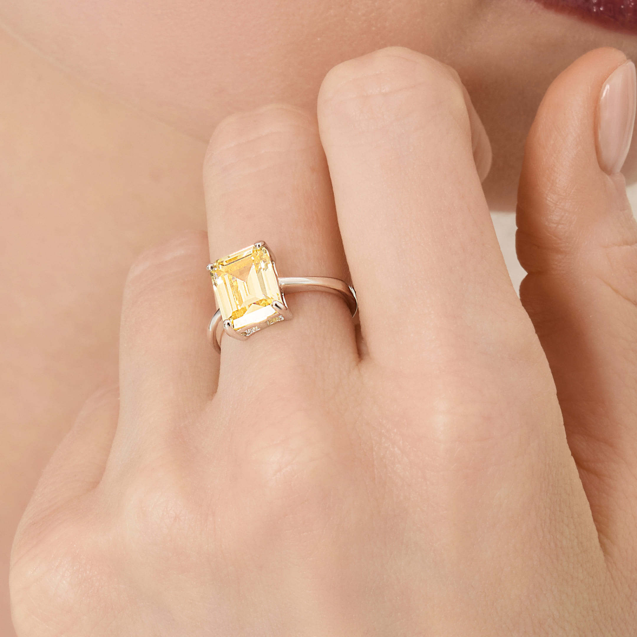 Серебряное кольцо с кубическим цирконием