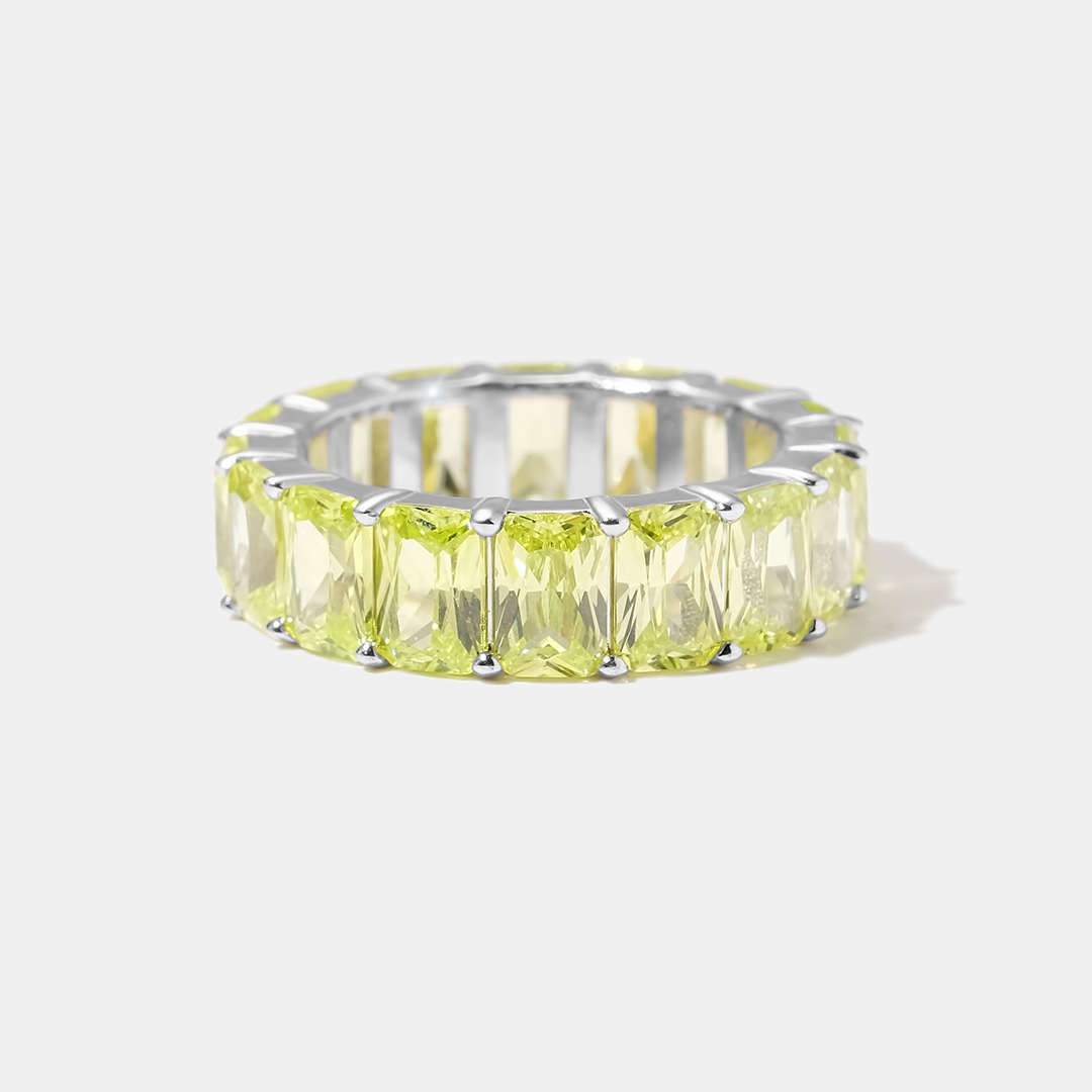 Серебряное кольцо с кубическим цирконием