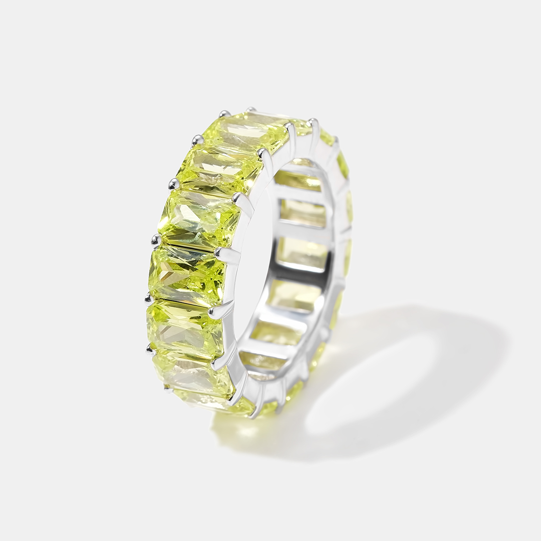 Серебряное кольцо с кубическим цирконием