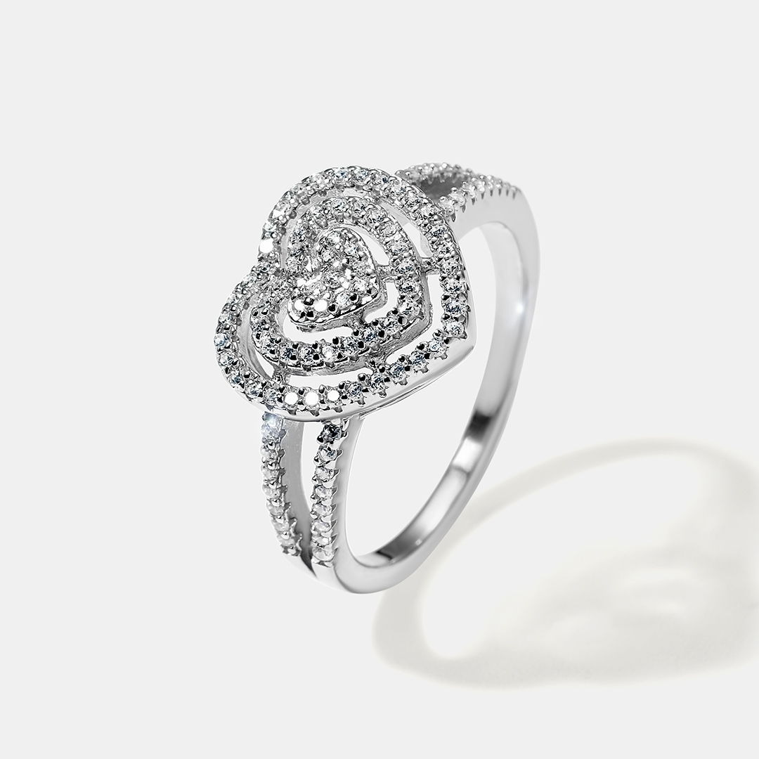 Серебряное кольцо с кубическим цирконием "Сердце"