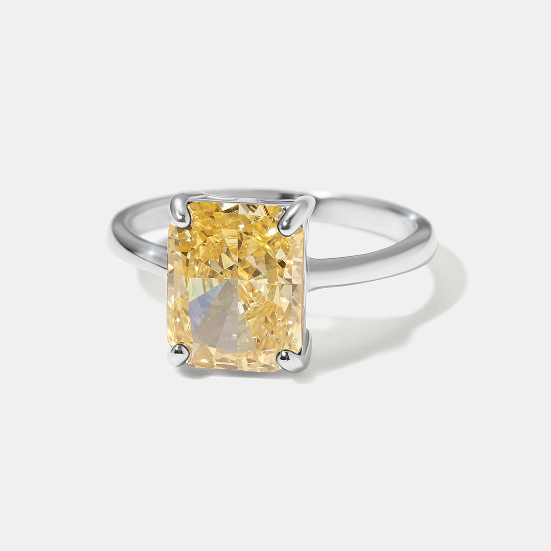 Серебряное кольцо с кубическим цирконием