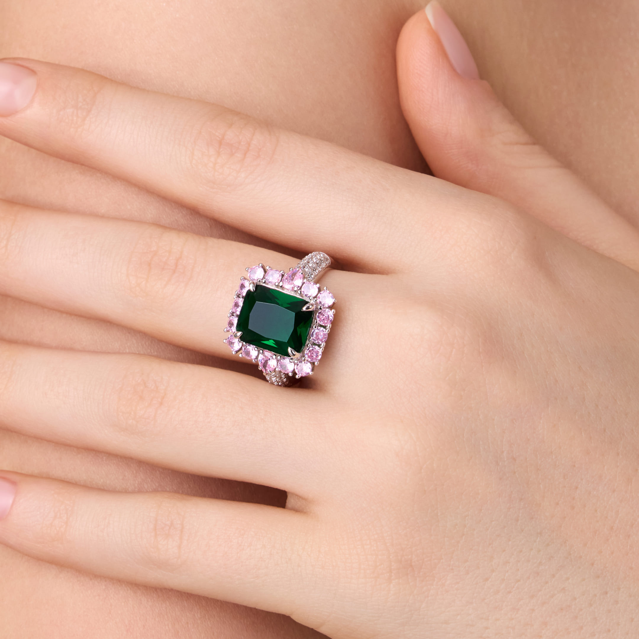 Серебряное кольцо с алпанитом