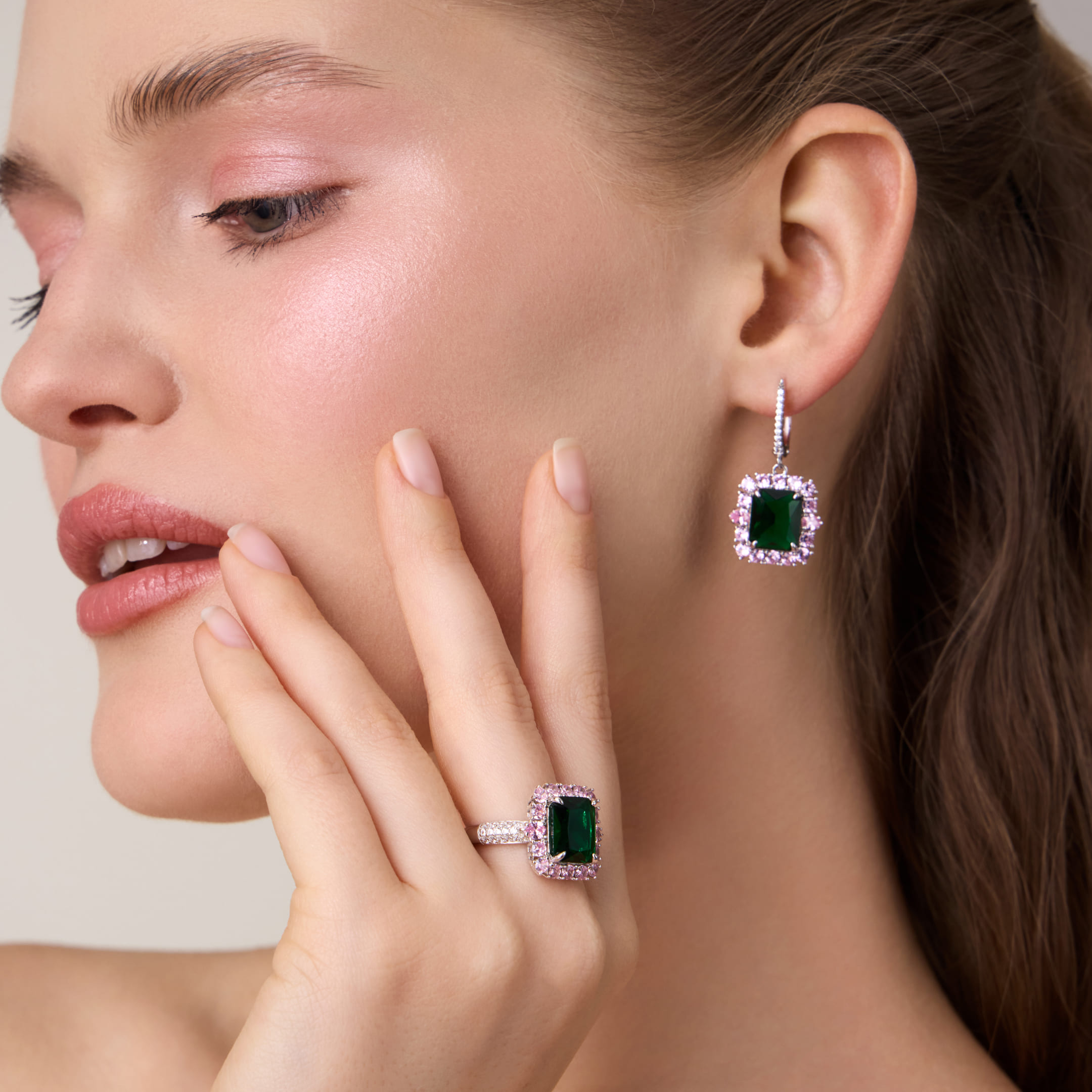 Серебряное кольцо с алпанитом