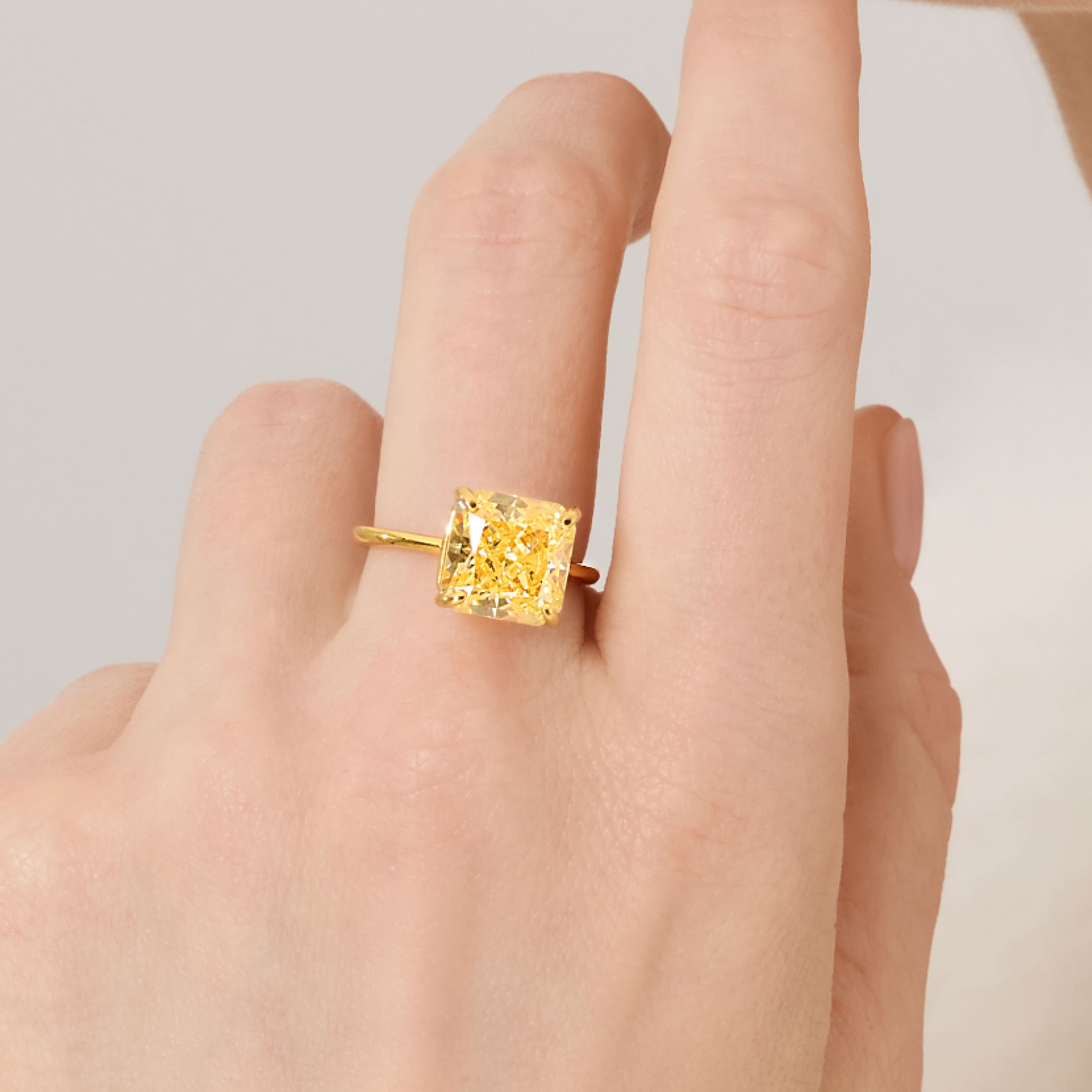 Серебряное кольцо с кубическим цирконием