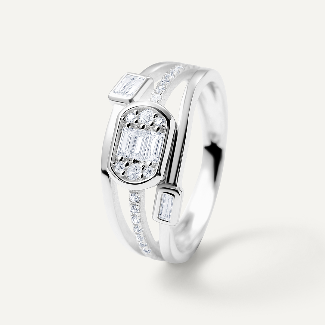 Серебряное кольцо с кубическим цирконием