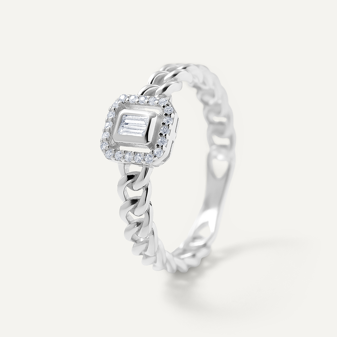 Серебряное кольцо с кубическим цирконием