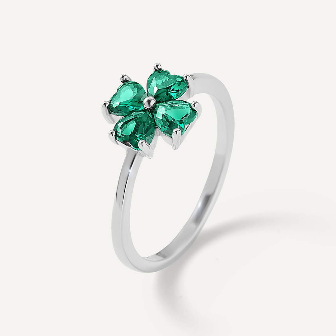 Серебряное кольцо с кубическим цирконием "Клевер"