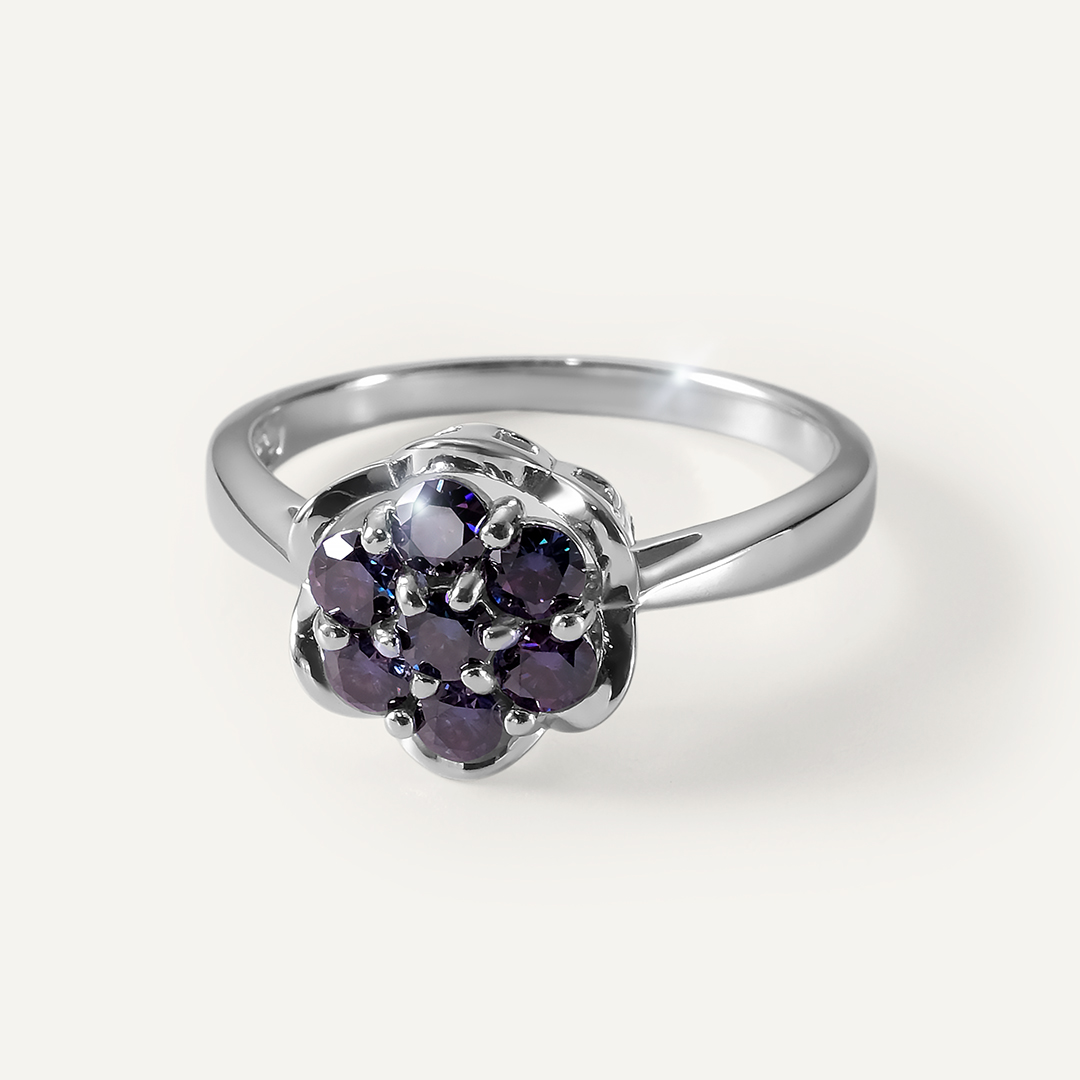 Серебряное кольцо с фиолетовыми муассанитами "Цветок"