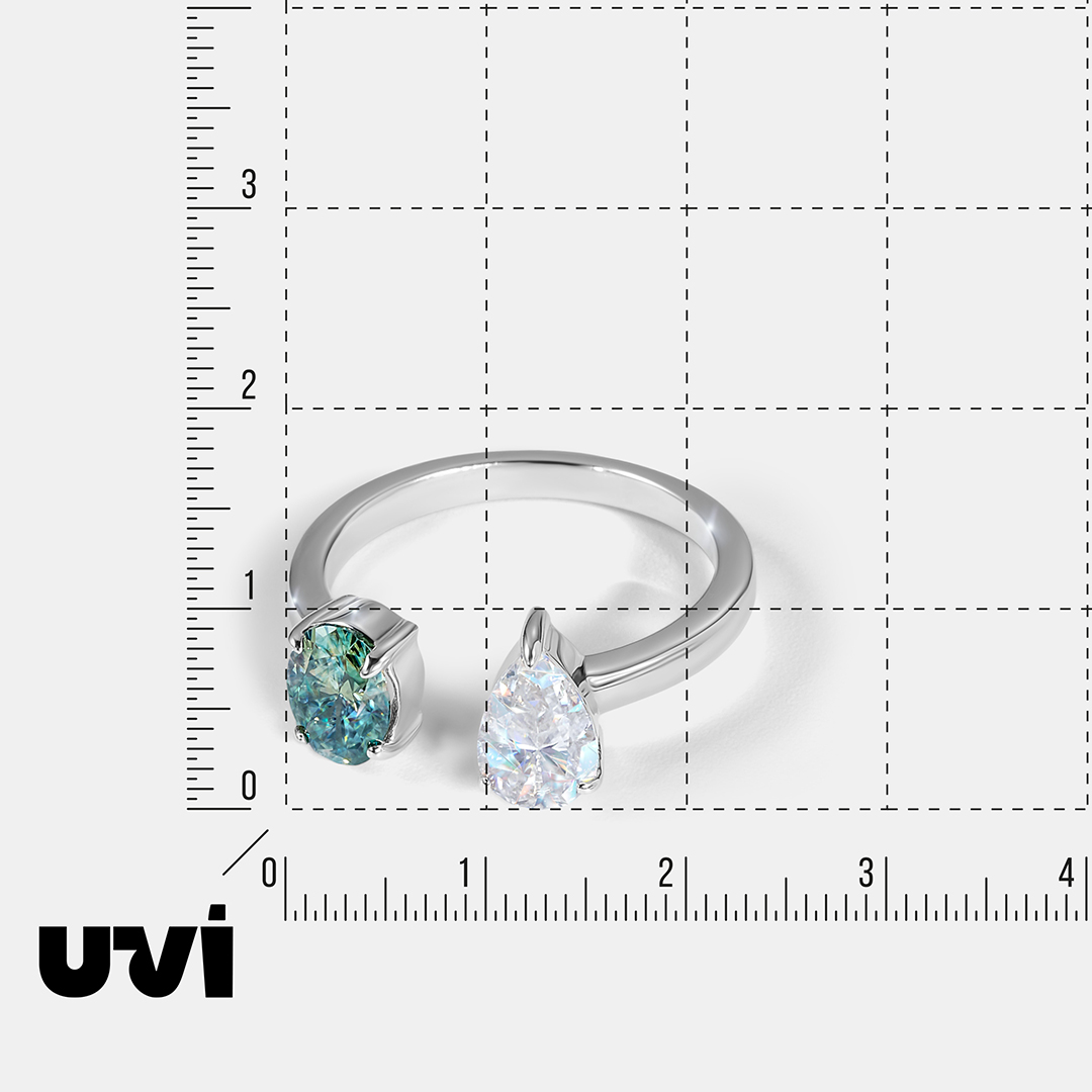 Серебряное незамкнутое кольцо с муассанитами