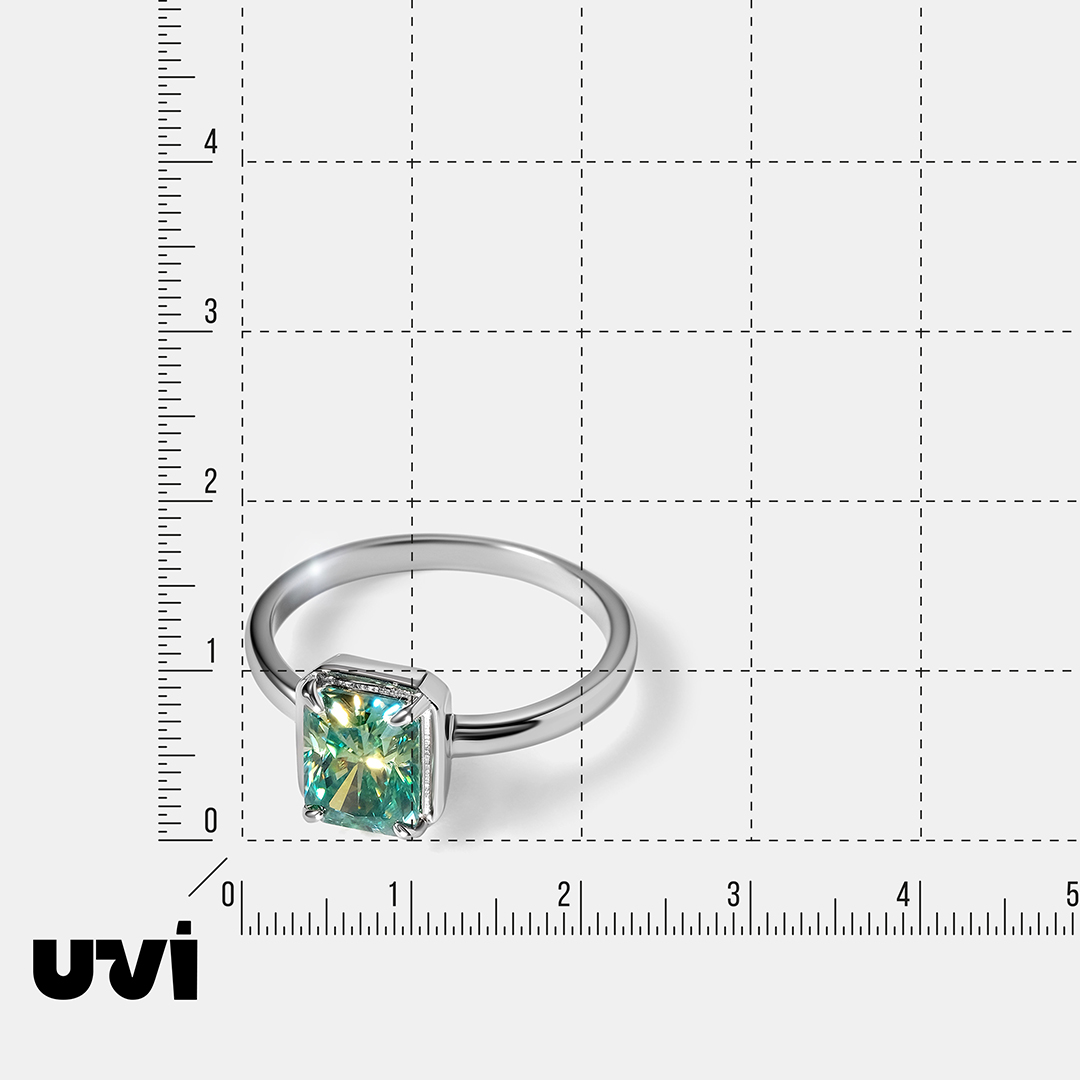 Серебряное кольцо с муассанитом