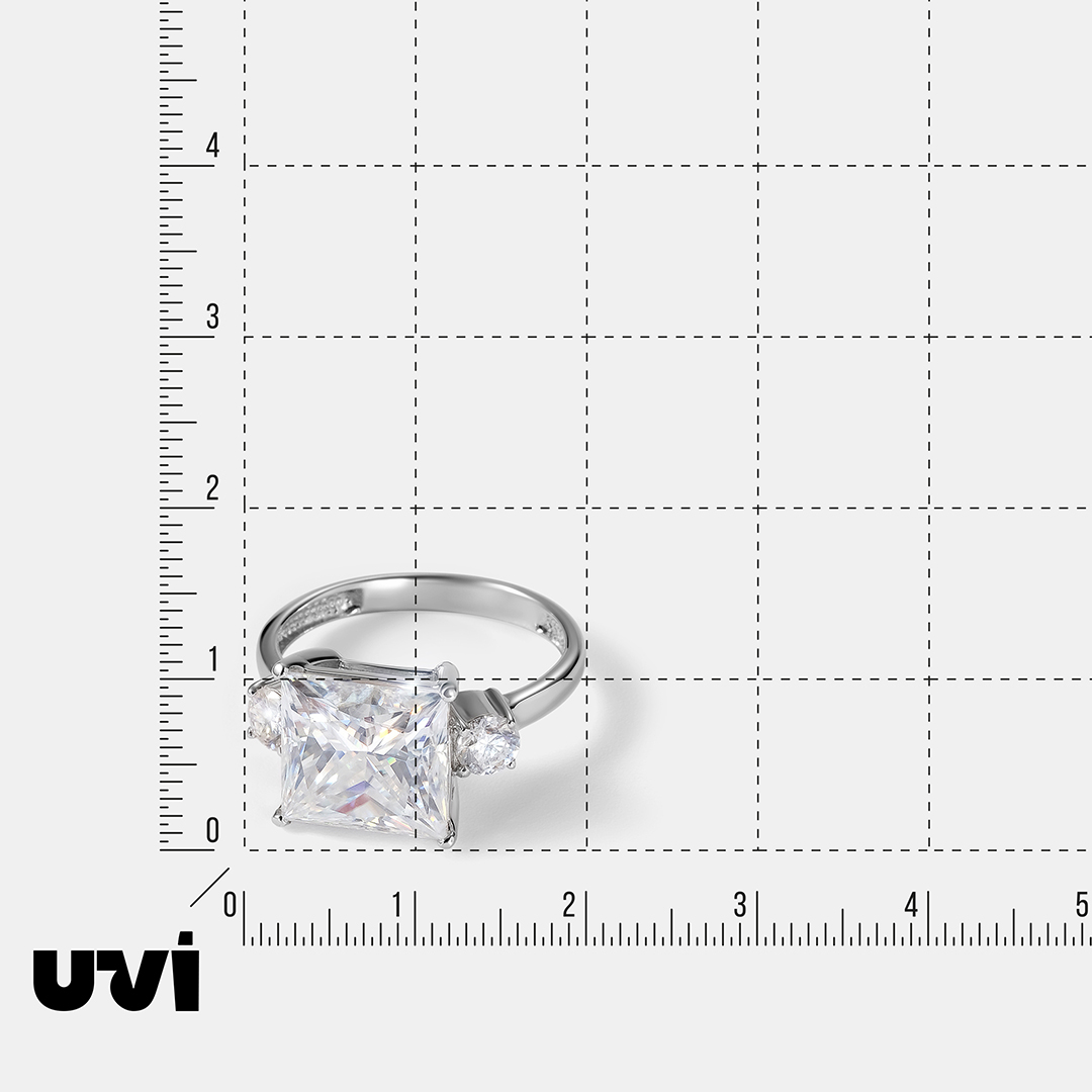 Серебряное кольцо с муассанитами
