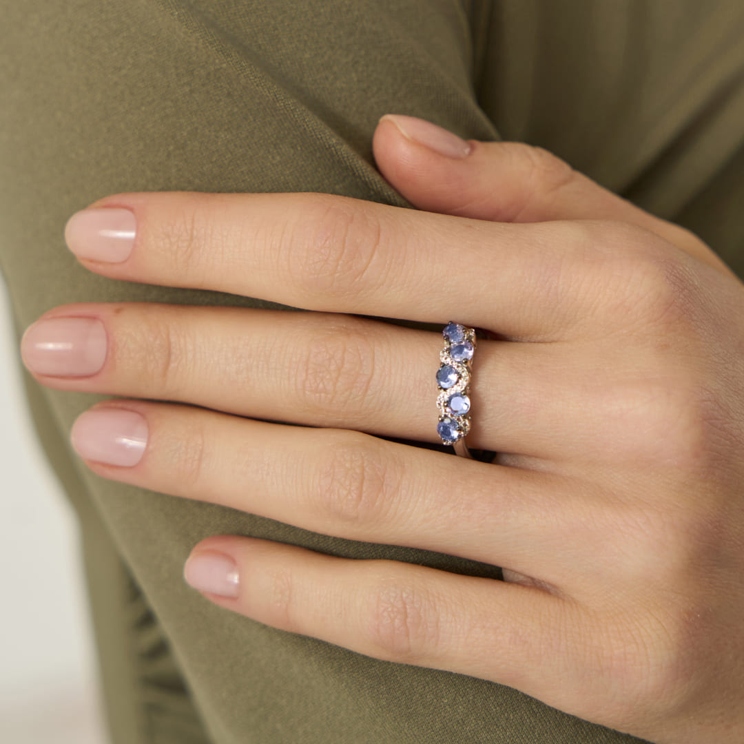 Серебряное кольцо с танзанитами