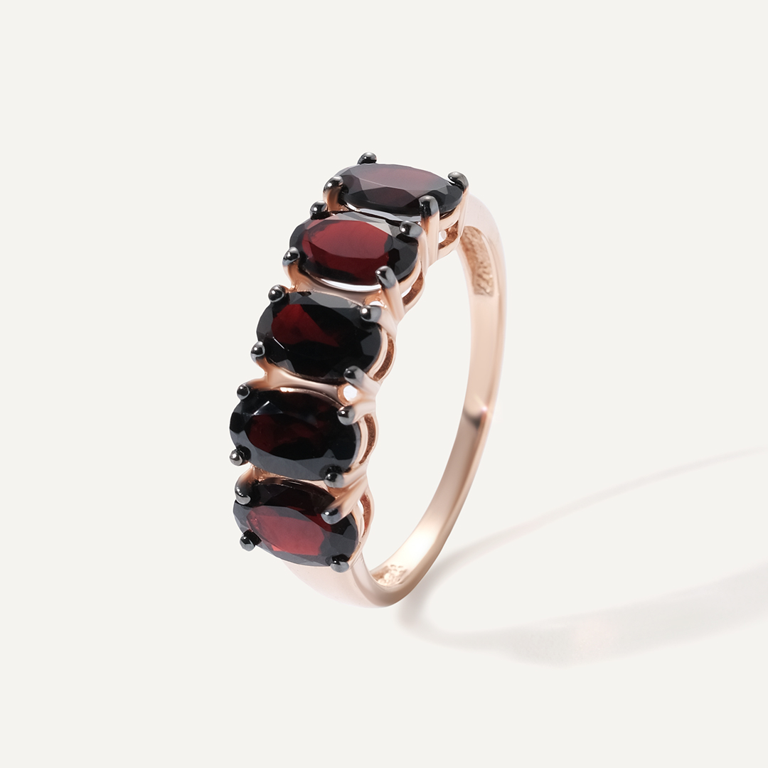 Серебряное кольцо с чешскими гранатами