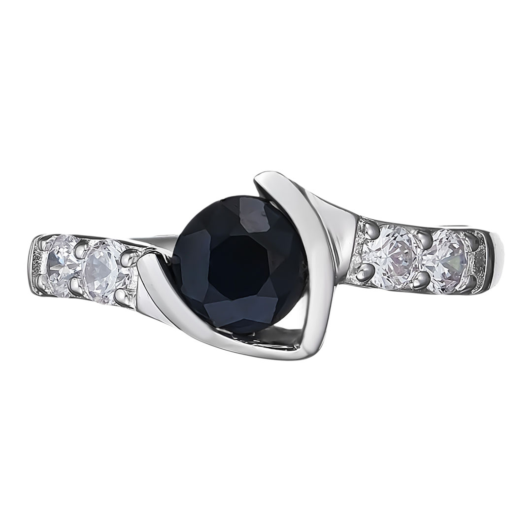 Серебряное кольцо 925 пробы; вставки 1 Сапфир U 5/6 0,850; 4 Фианит бесцв.;
