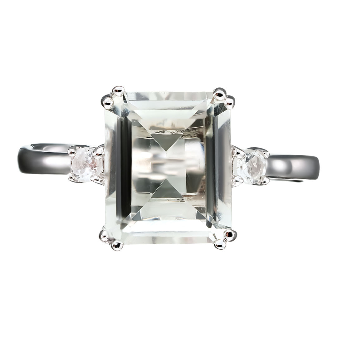 Серебряное кольцо 925 пробы; вставки 3 Аметист зел.;