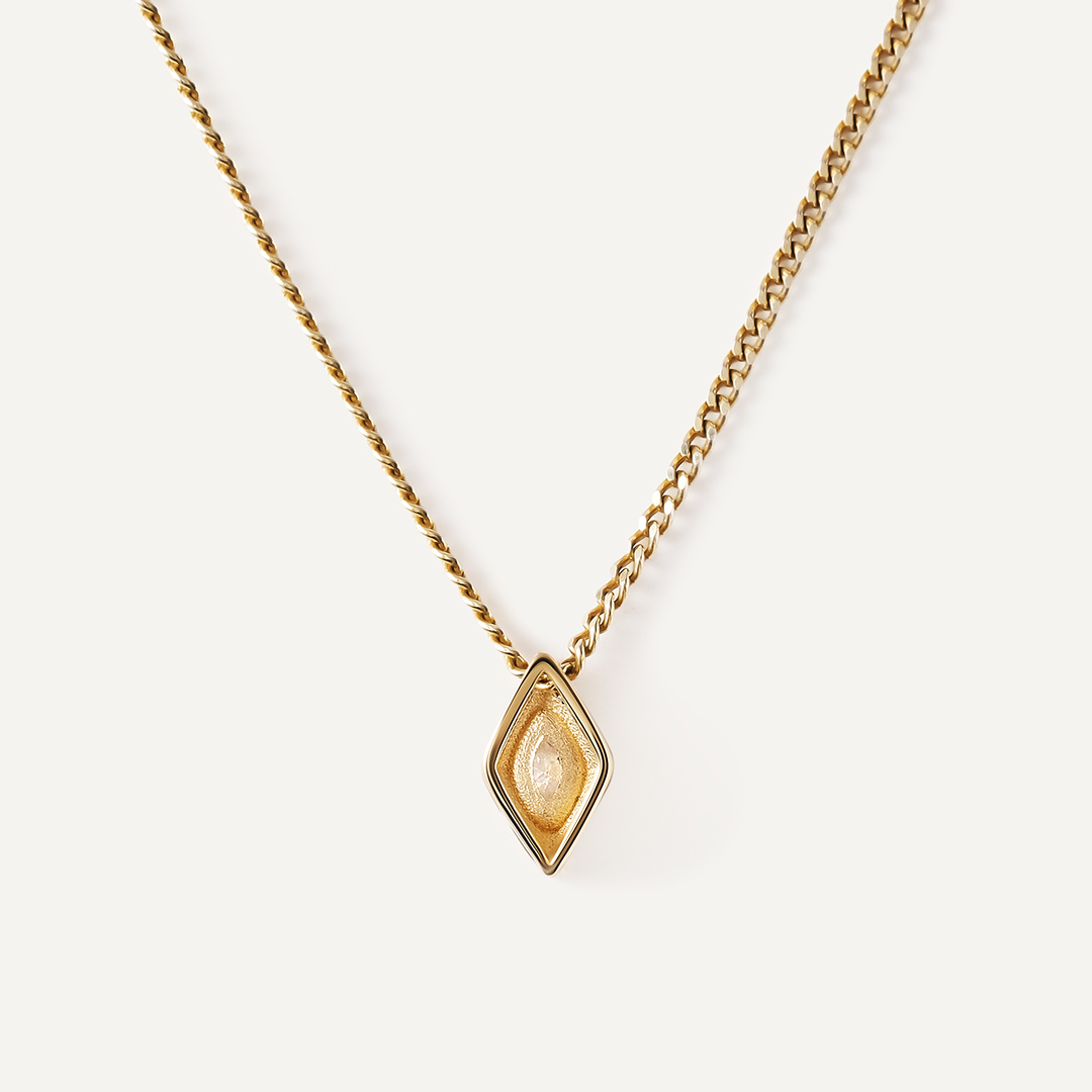 Подвеска из желтого золота с бриллиантом