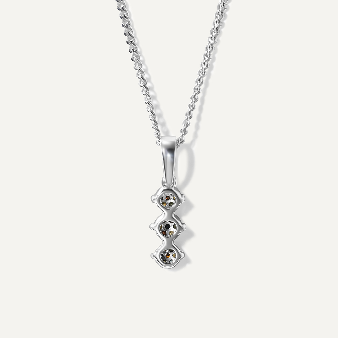 Серебряная подвеска с разноцветными бриллиантами