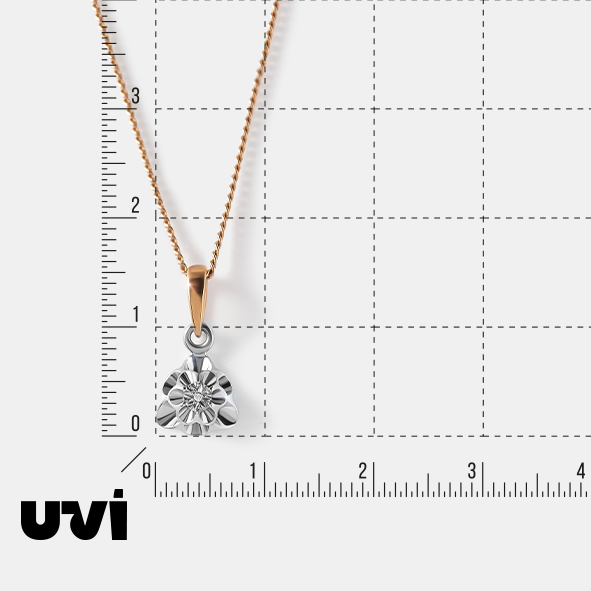 Серебряная подвеска с бриллиантом