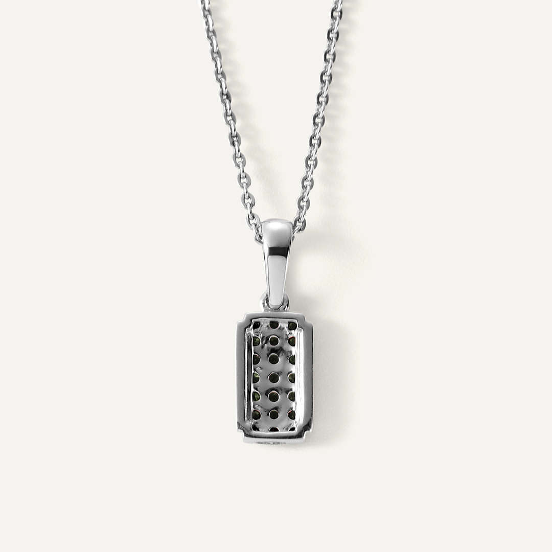 Серебряная подвеска с зелеными бриллиантами