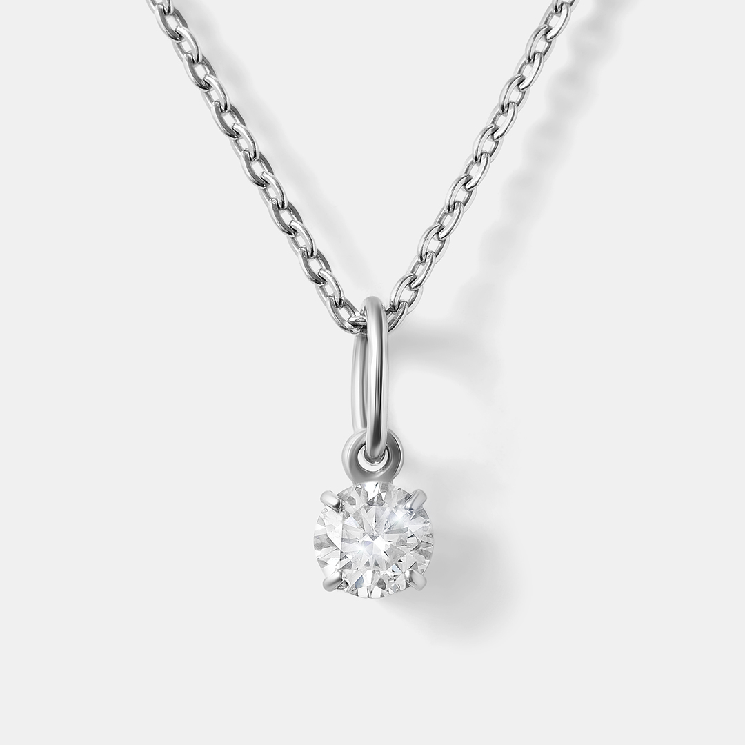 Серебряная подвеска с муассанитом