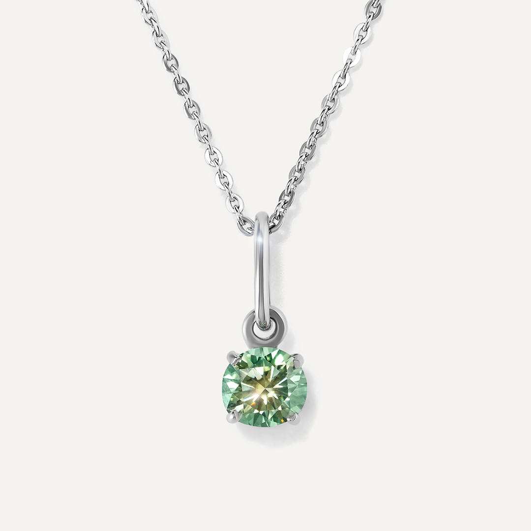 Серебряная подвеска с муассанитом