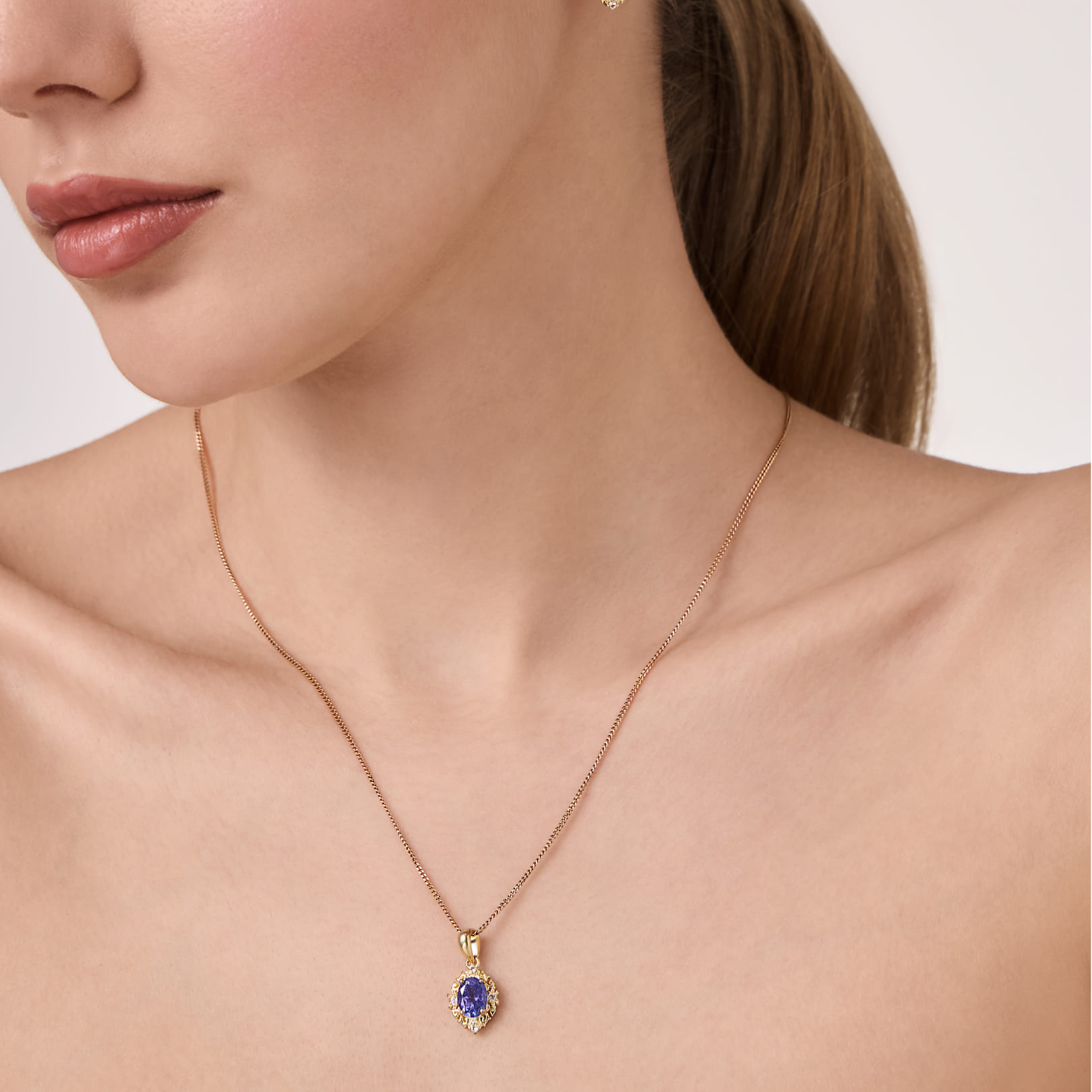 Серебряная подвеска с танзанитом