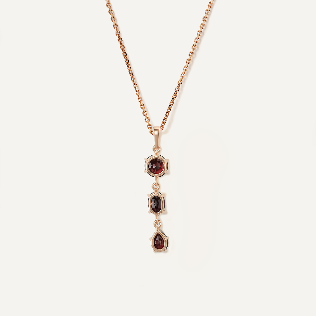 Серебряная подвеска с гранатами