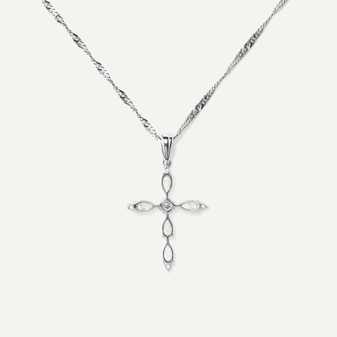 Серебряная подвеска-крест с муассанитами