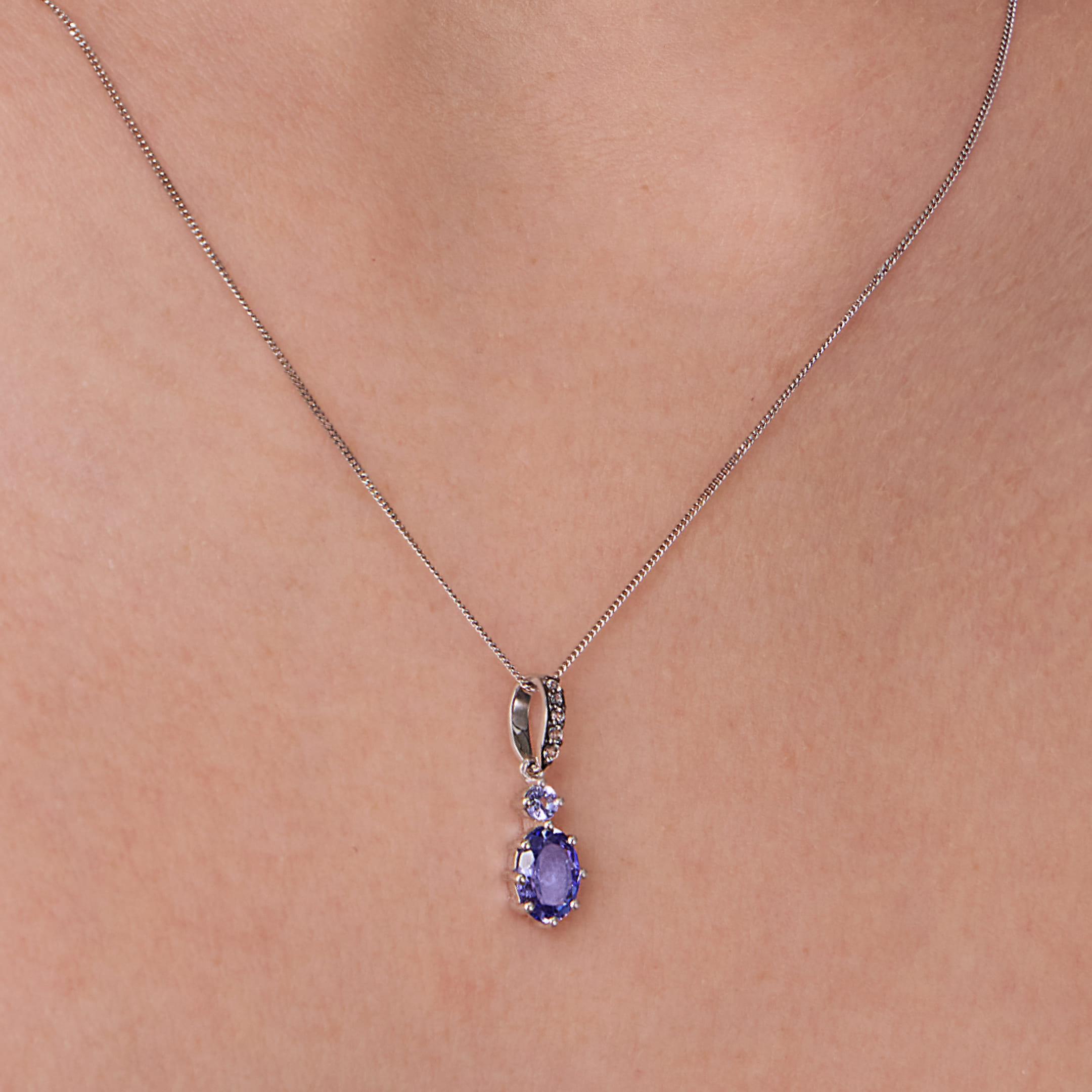 Серебряная подвеска с танзанитами