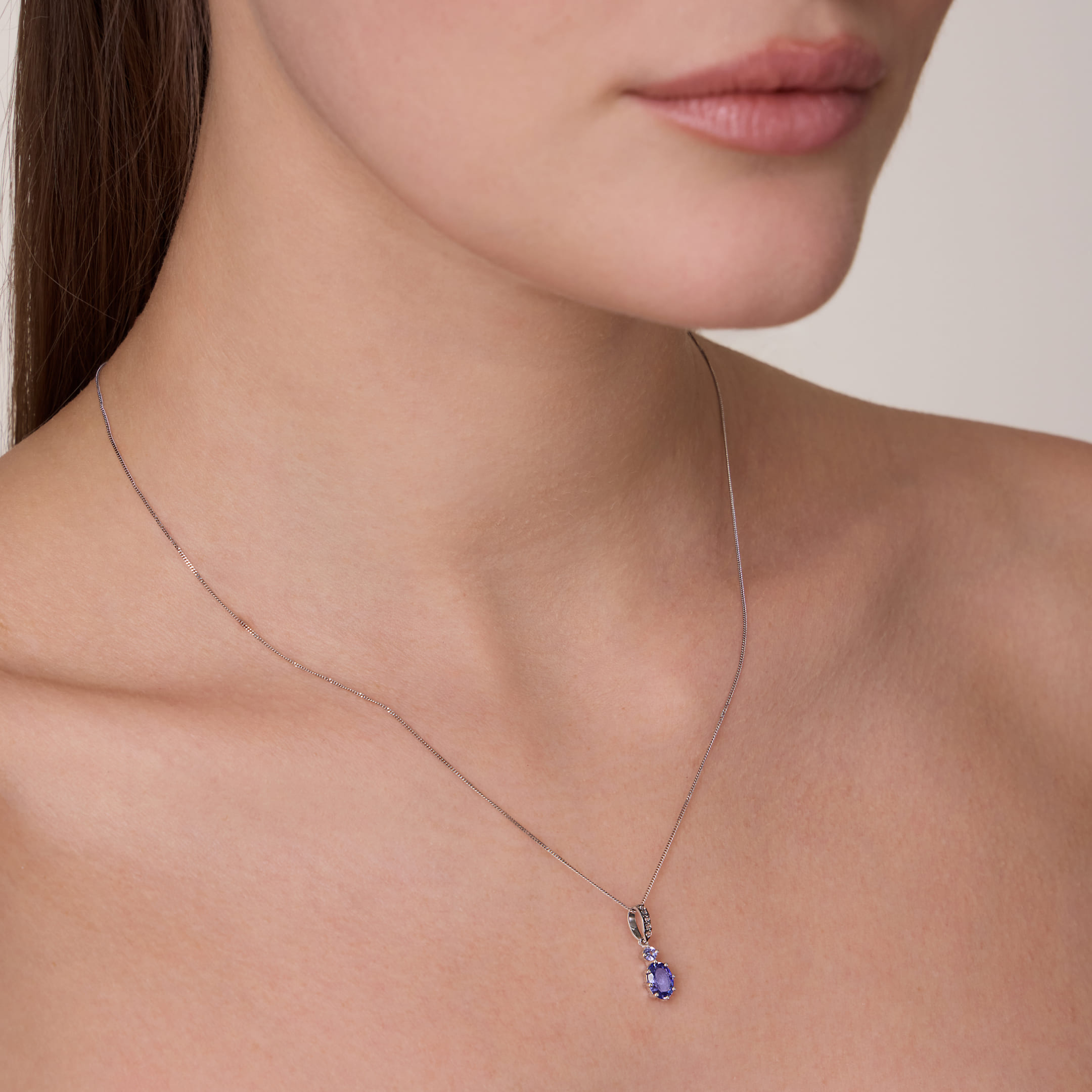 Серебряная подвеска с танзанитами