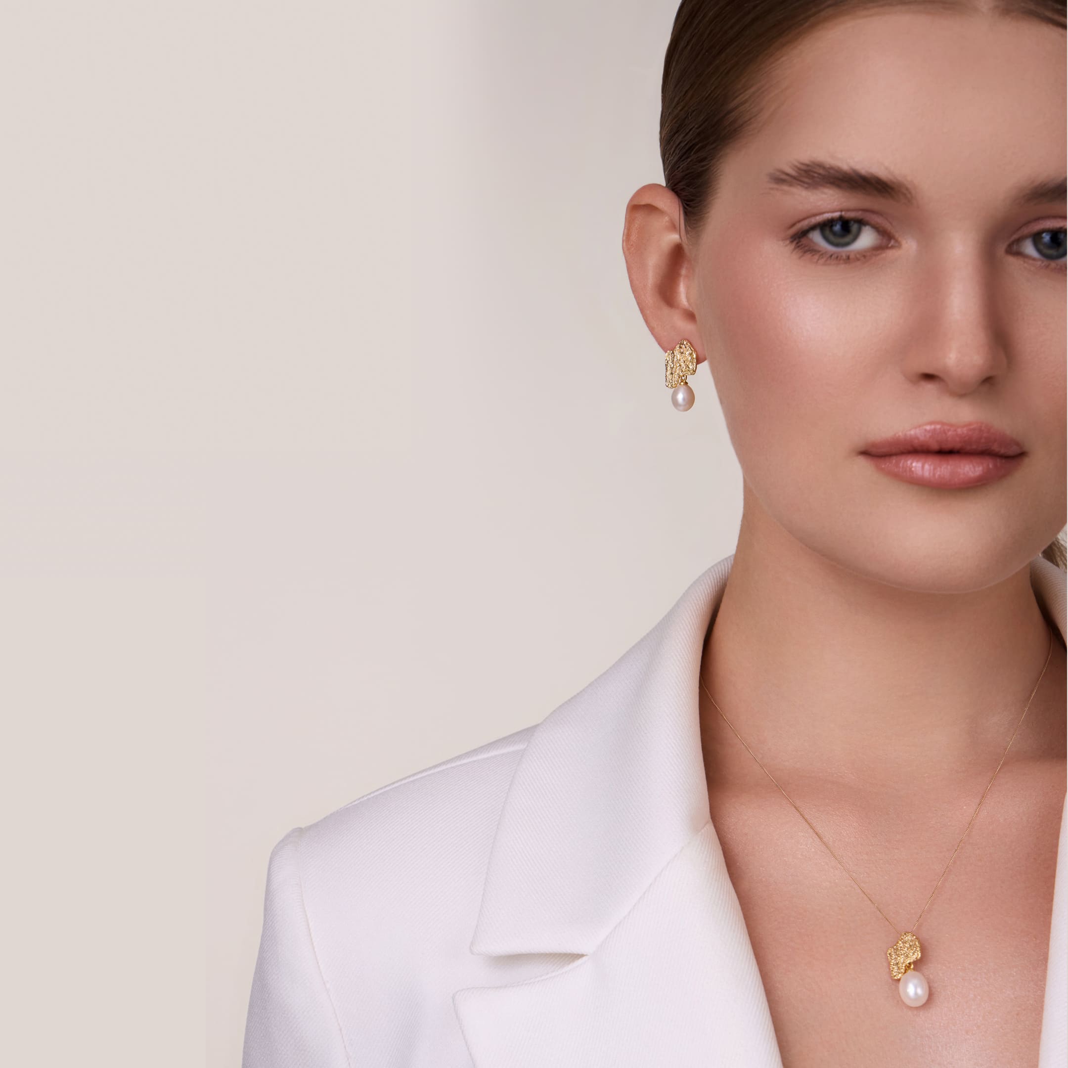 Серебряная подвеска с жемчугом