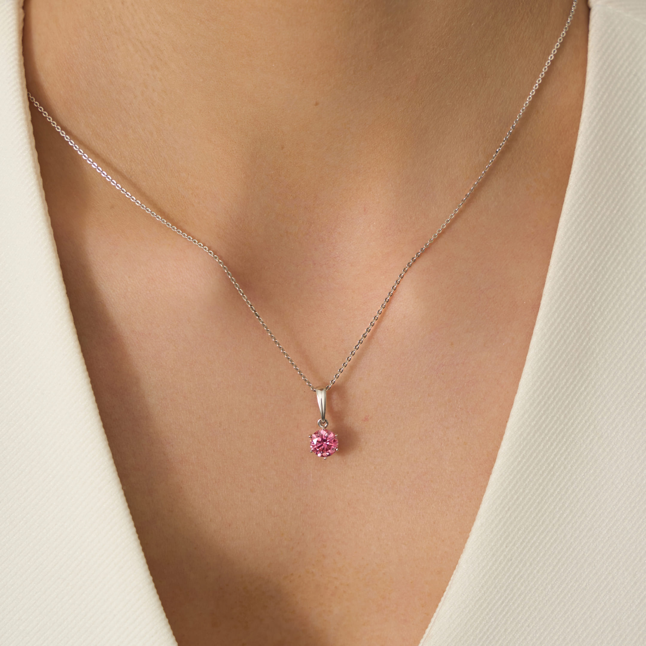 Серебряная подвеска с розовым муассанитом