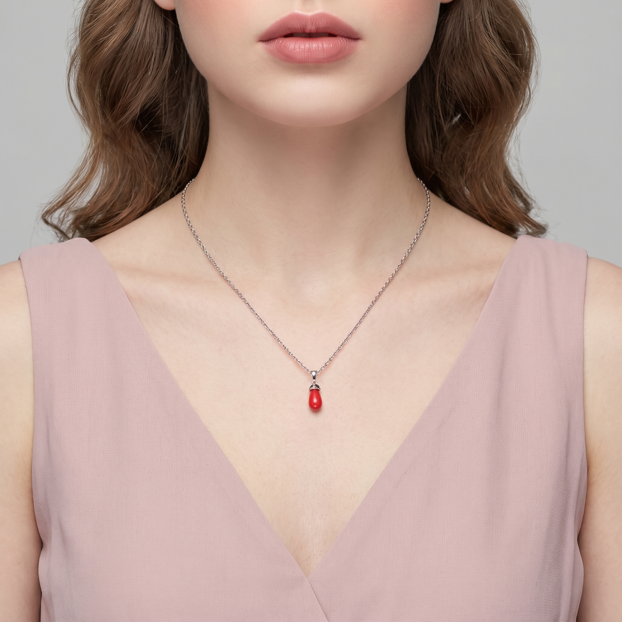 Серебряная подвеска с кораллом