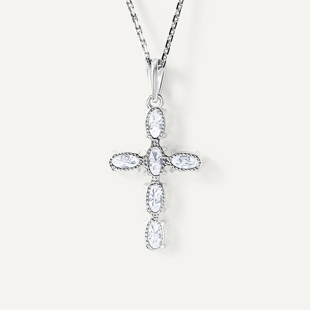 Серебряная подвеска-крест с муассанитами