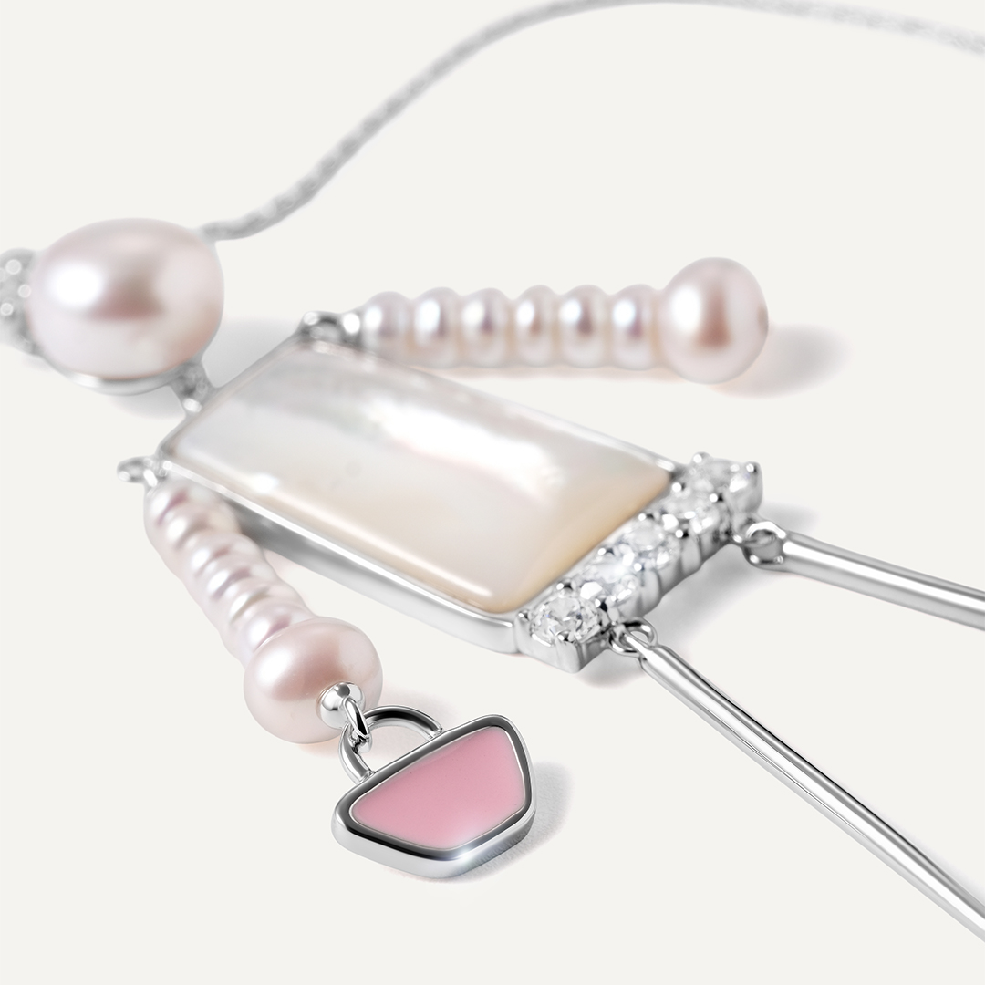 Серебряная подвеска с перламутром и жемчугом