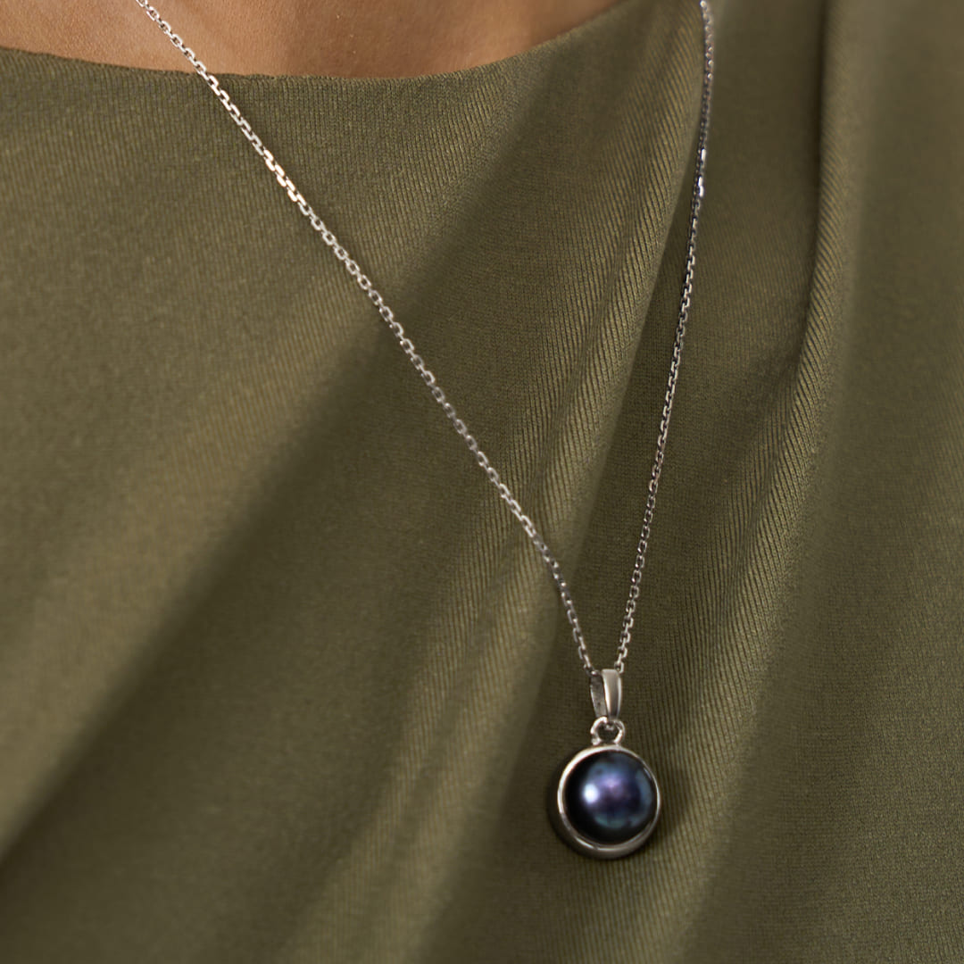 Серебряная подвеска с жемчугом