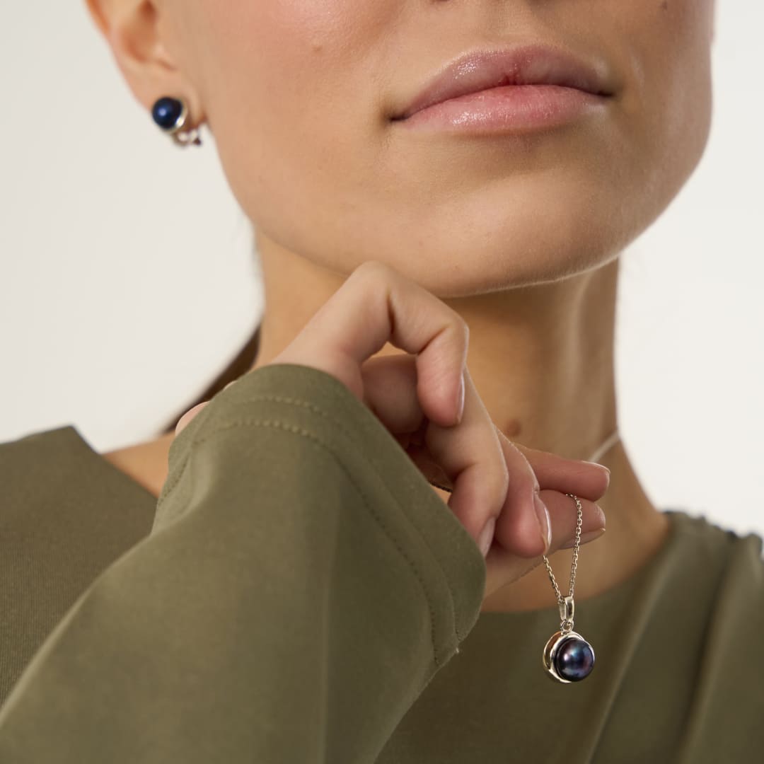 Серебряная подвеска с жемчугом