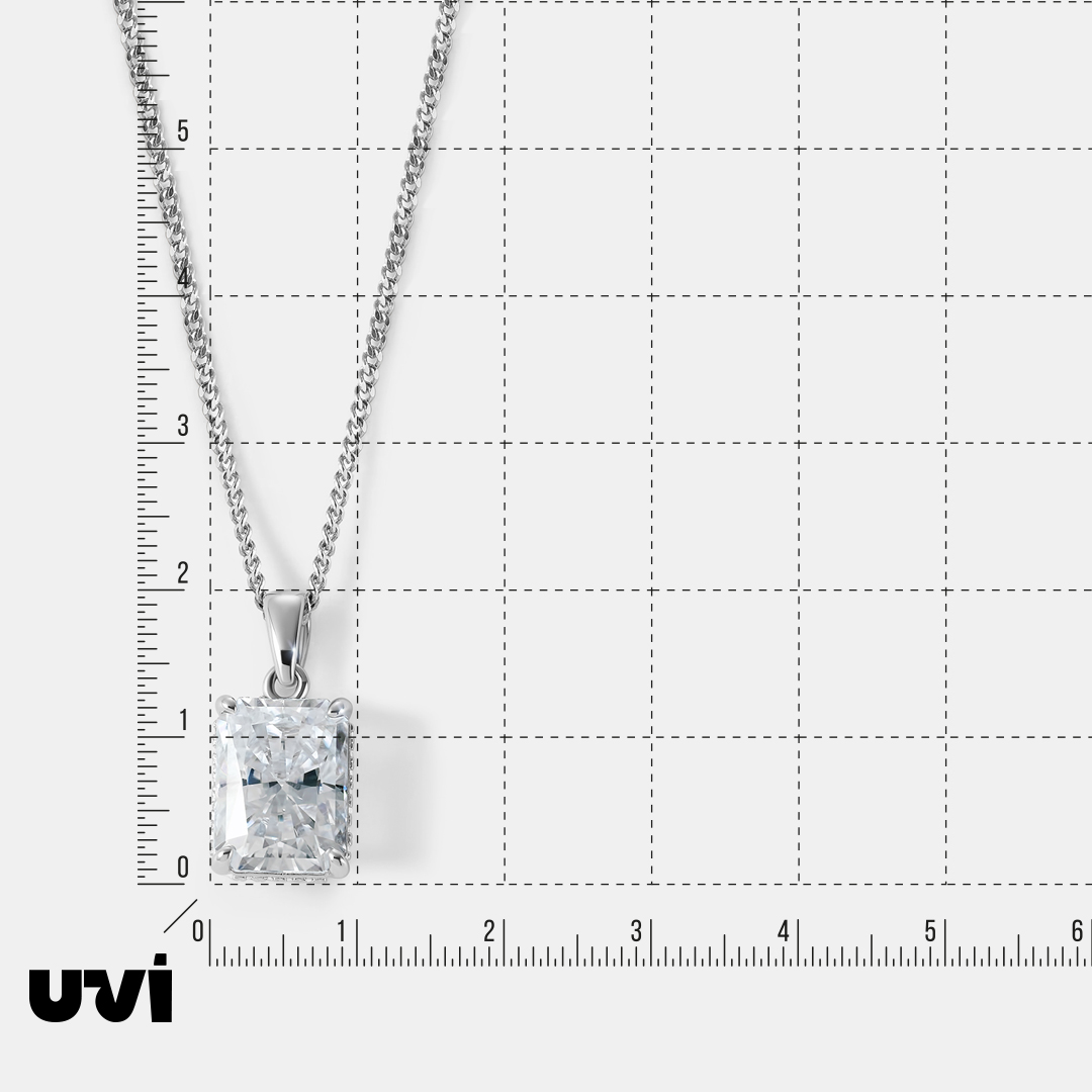 Серебряная подвеска с муассанитами