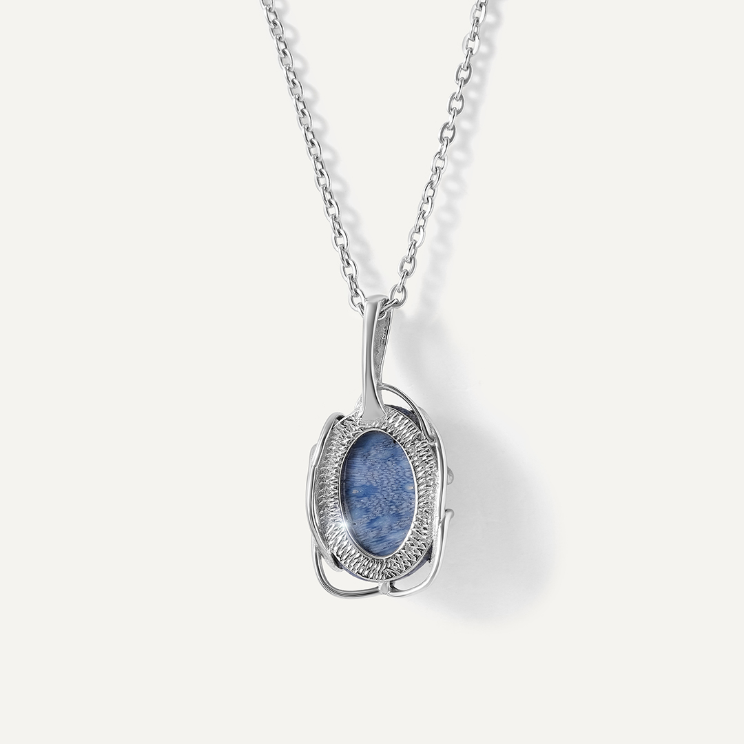 Серебряная подвеска с кораллом Акори