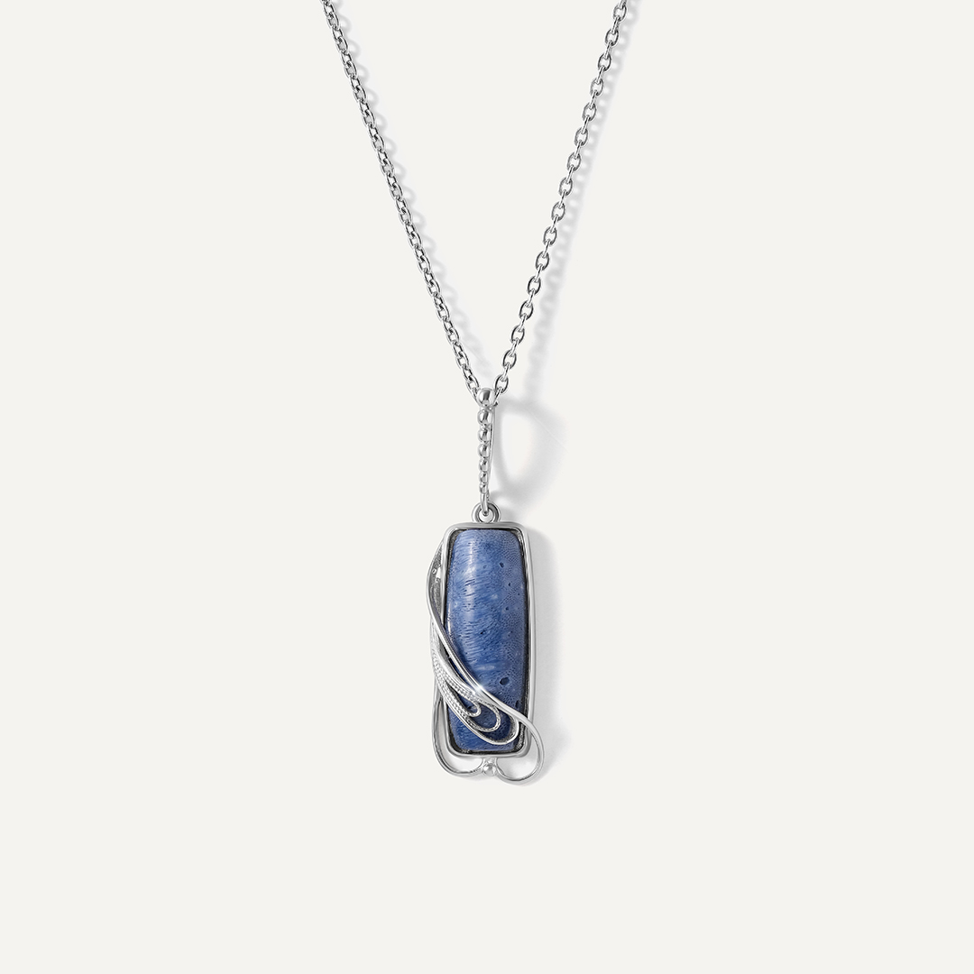 Серебряная подвеска с кораллом Акори