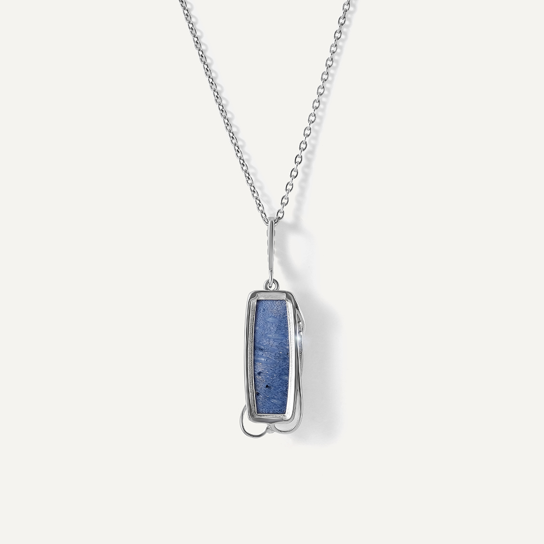 Серебряная подвеска с кораллом Акори