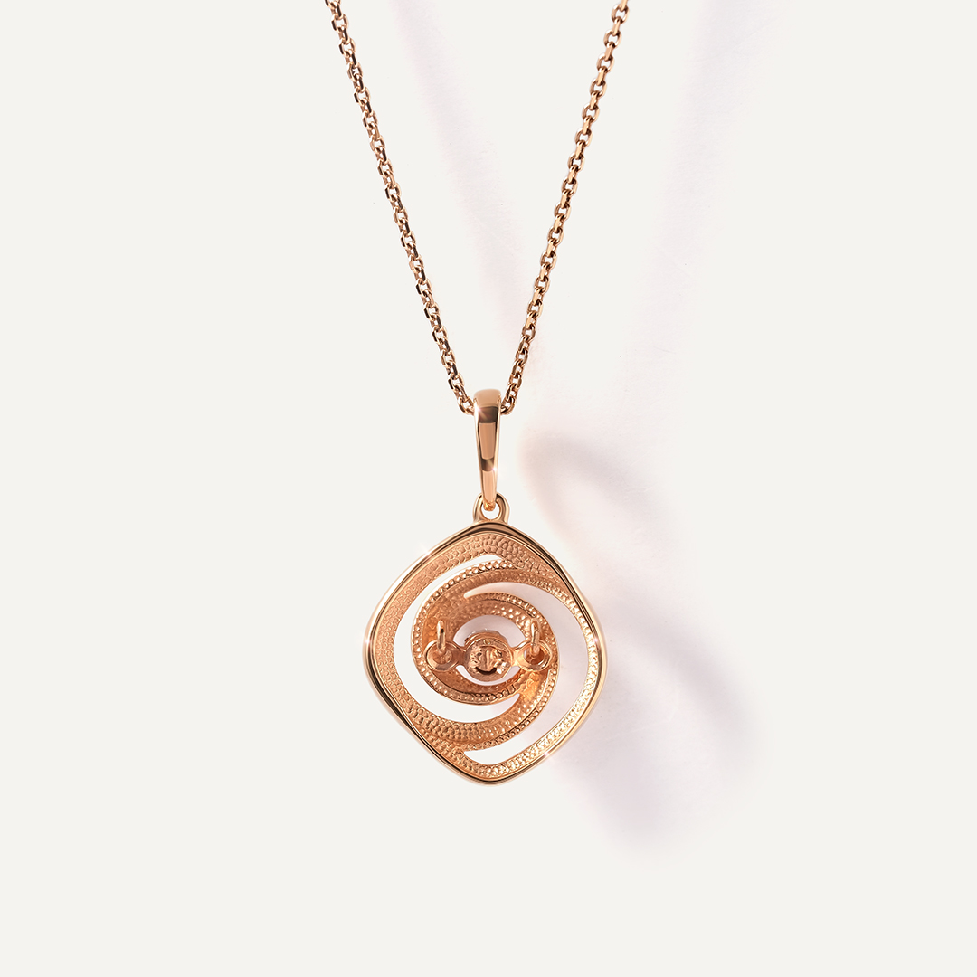 Серебряная подвеска с бриллиантом "Танцующий камень"