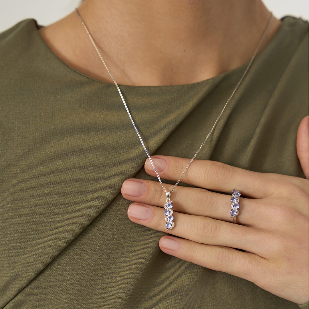 Серебряная подвеска с танзанитами