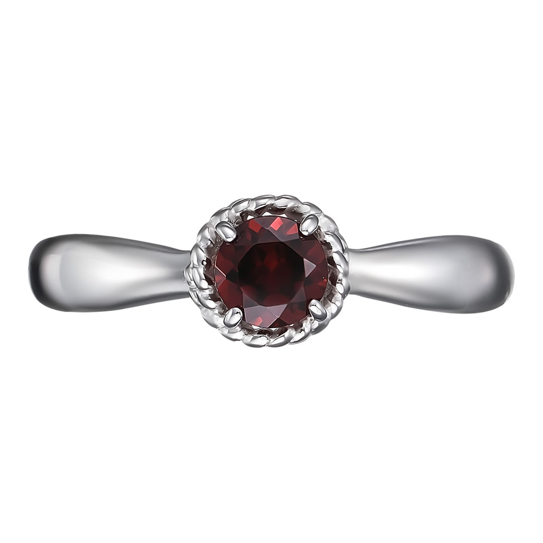 Серебряное кольцо с гранатом