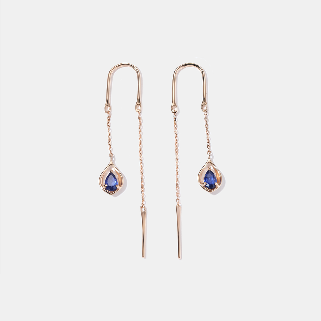 Серьги-протяжки из золота с сапфирами