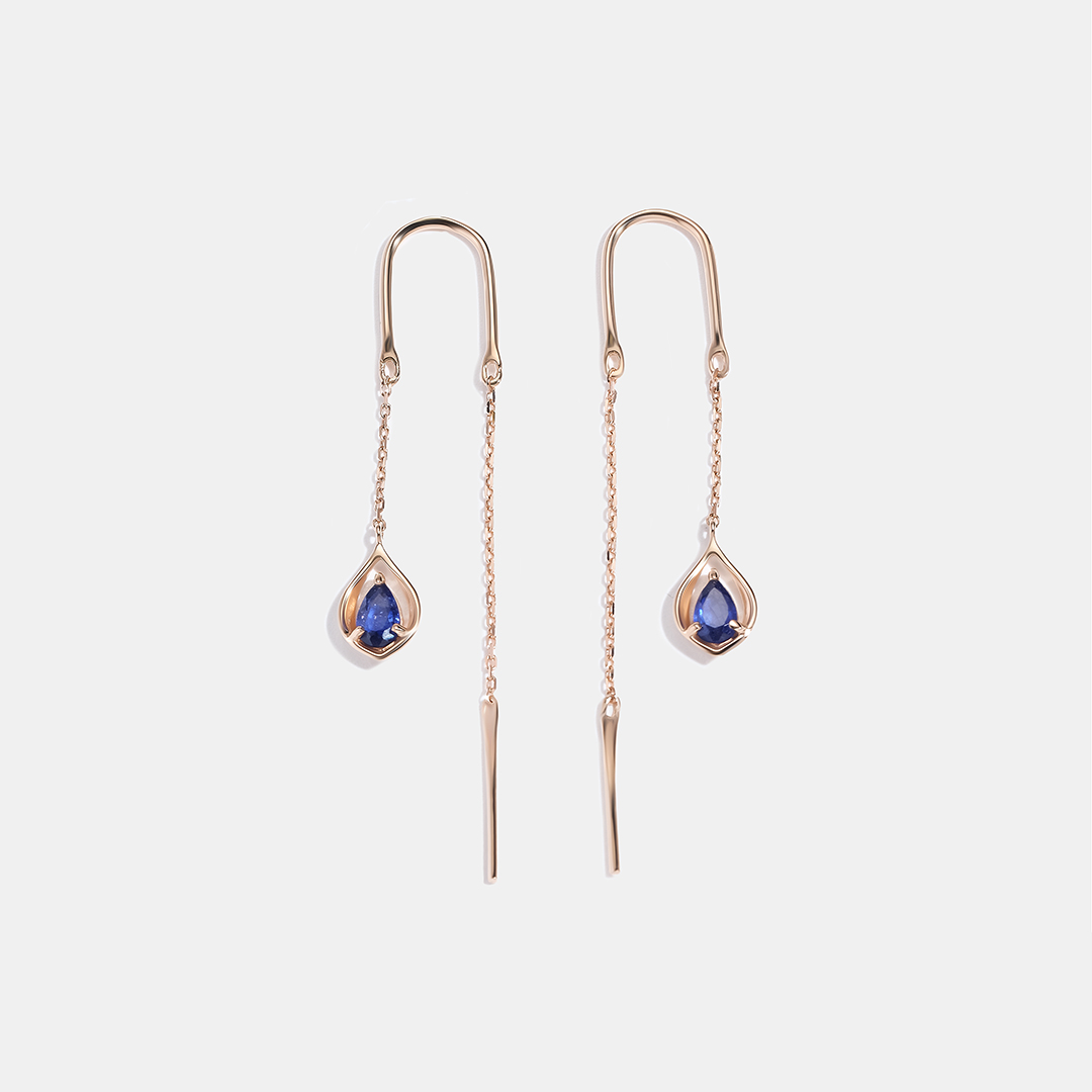 Серьги-протяжки из золота с сапфирами