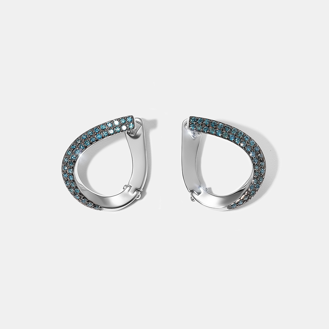 Серьги из белого золота с голубыми бриллиантами