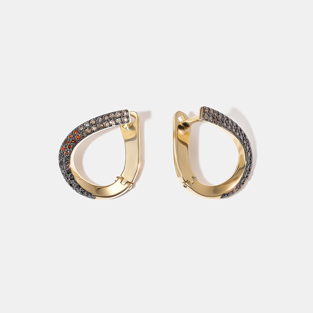 Серьги из желтого золота с разноцветными бриллиантами