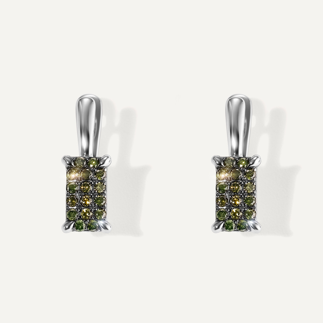 Серьги из белого золота с зелеными бриллиантами