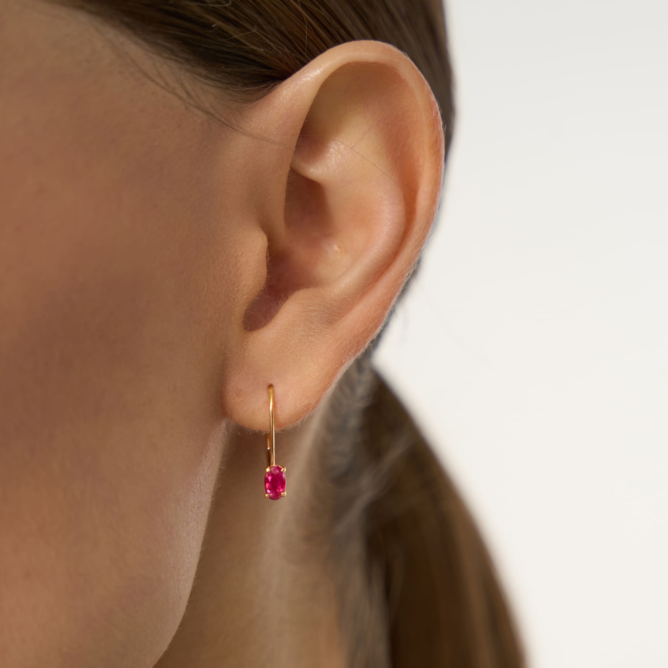 Серьги из желтого золота с рубинами